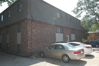 365 Ellis Ave in Iowa City, IA - Building Photo - Building Photo