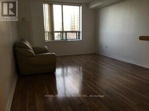 18 Sommerset Way in Toronto, ON - Building Photo - Building Photo