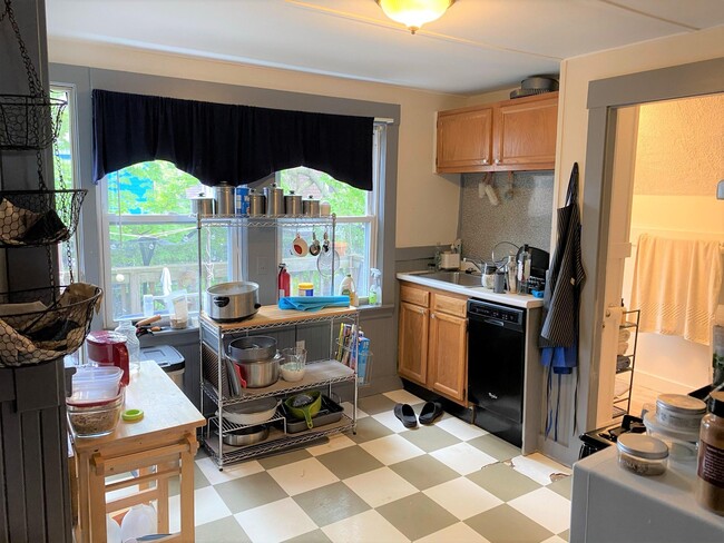211 Summer St, Unit 3 in Somerville, MA - Building Photo - Building Photo