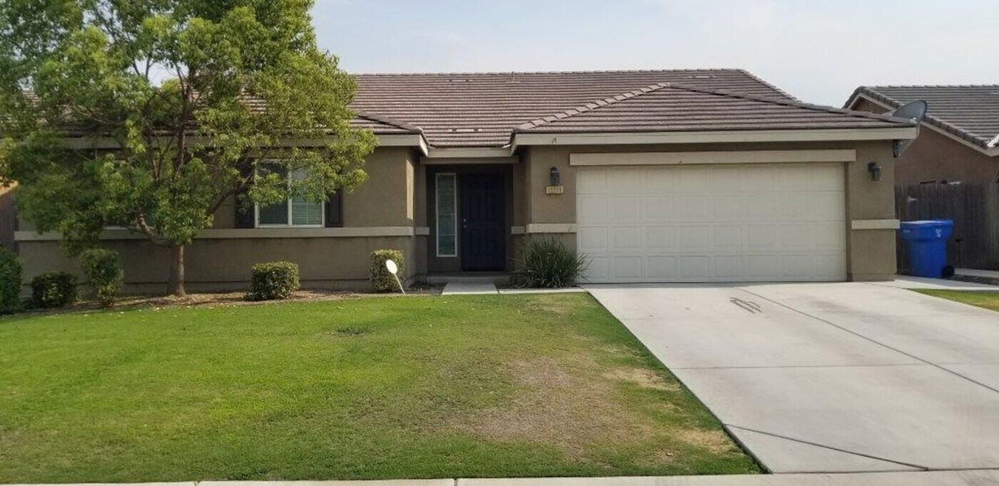 12219 Hawksmoor St in Bakersfield, CA - Building Photo
