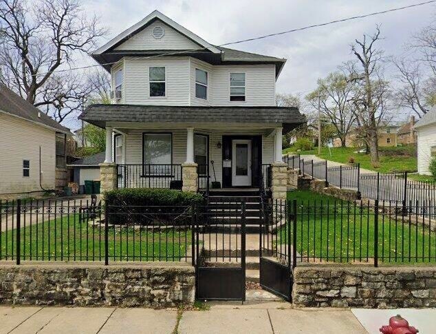 property at 1 S Cagwin Ave