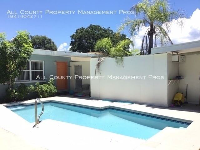 3513 Norwood Ct in Sarasota, FL - Building Photo - Building Photo