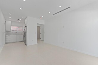 13185 Emerald Dr in North Miami, FL - Building Photo - Building Photo