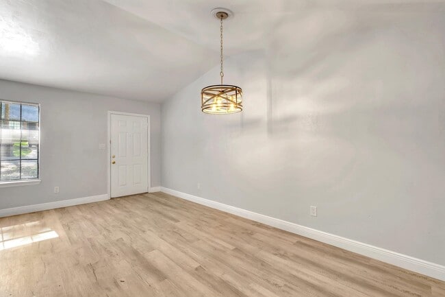136 W Whetherbine Way in Tallahassee, FL - Building Photo - Building Photo