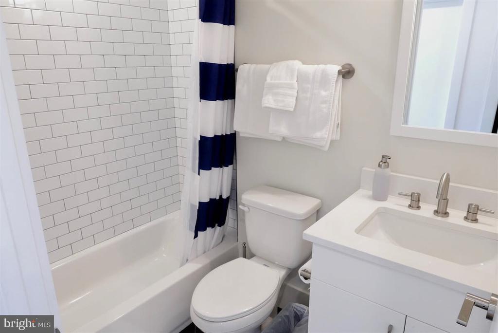 843 Upshur St NW-Unit -301 in Washington, DC - Building Photo