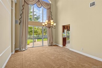 169 Hamlet Dr in Mount Sinai, NY - Foto de edificio - Building Photo