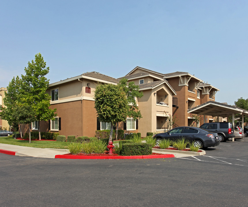 Terracina Meadows in Sacramento, CA - Foto de edificio