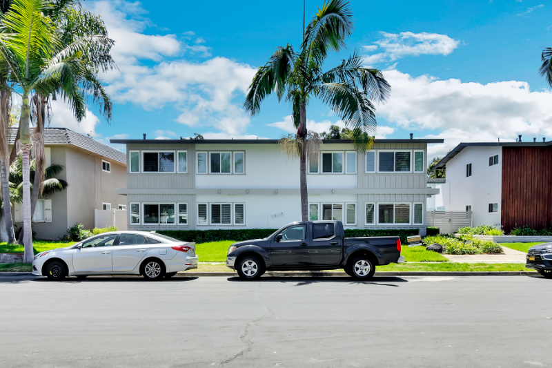 1633 Bedford Ln in Newport Beach, CA - Building Photo