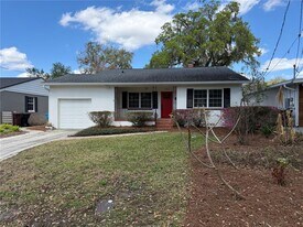 1415 Oakley St in Orlando, FL - Building Photo