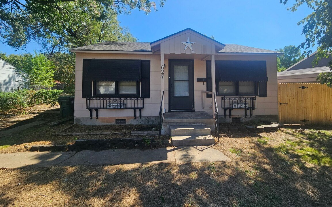 627 Rancho Dr in Norman, OK - Building Photo