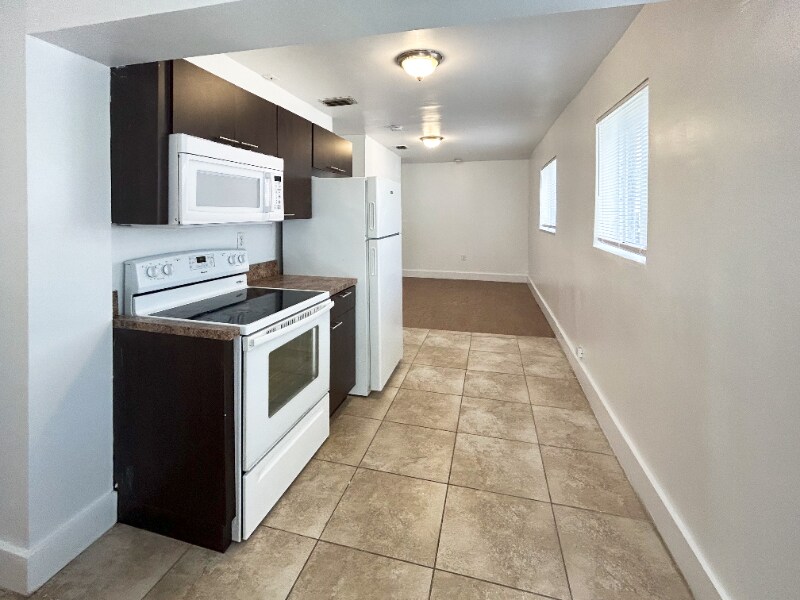 699 NE 86th St in Miami, FL - Building Photo