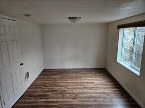 444 N Elm St in Coquille, OR - Building Photo - Building Photo