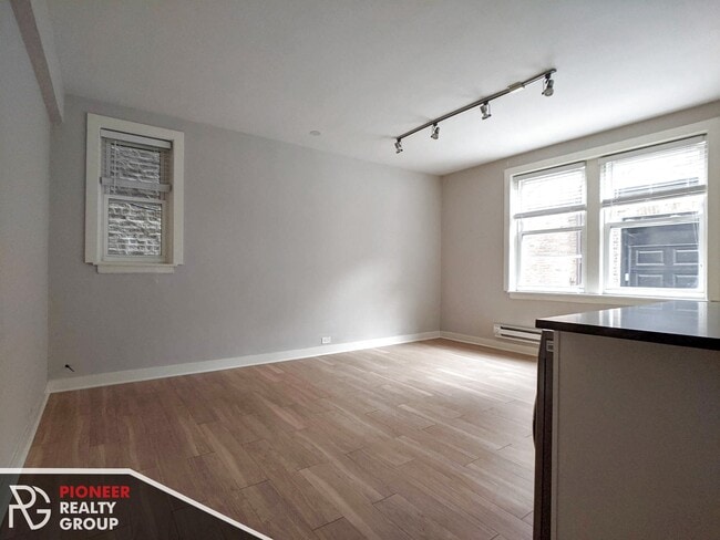 517 W Belmont Ave, Unit 511-8