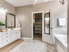 12401 SW 7th St in Yukon, OK - Building Photo - Building Photo