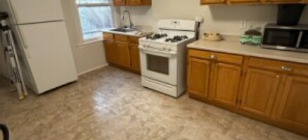 28 Plymouth St, Unit 2 in Cambridge, MA - Foto de edificio