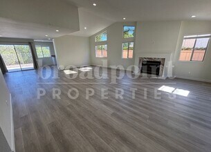 15635 Corte Raposo in San Diego, CA - Building Photo - Building Photo