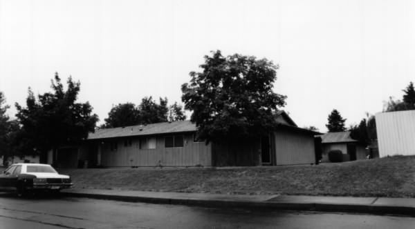 450 470 SE Vista Ave in Gresham, OR - Building Photo