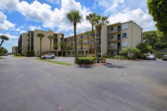 890 N Federal Hwy in Lantana, FL - Building Photo - Building Photo