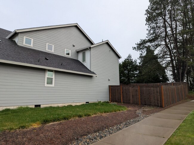 916 S 29th Pl in Ridgefield, WA - Foto de edificio - Building Photo