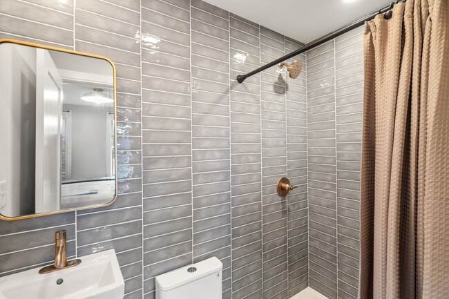 10 Lamson Ct, Unit 2 in Boston, MA - Building Photo - Building Photo