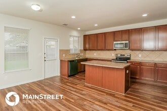 11910 Fieldcrest Run in San Antonio, TX - Building Photo - Building Photo