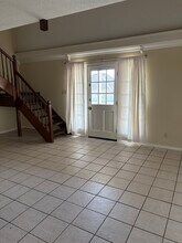107 Guillot Rd, Unit B-1 in Youngsville, LA - Building Photo - Building Photo