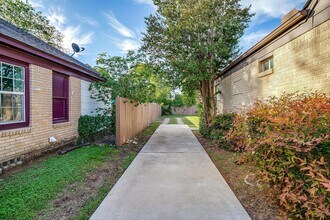 1110 Galloway Ave in Dallas, TX - Building Photo - Building Photo