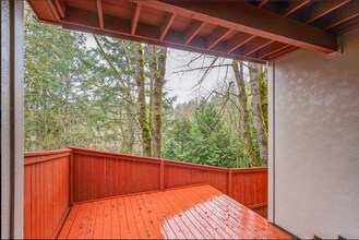 2377 NW Burkhart Dr in Portland, OR - Building Photo - Building Photo