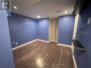 194 Willowbrook Dr in Whitby, ON - Building Photo - Building Photo