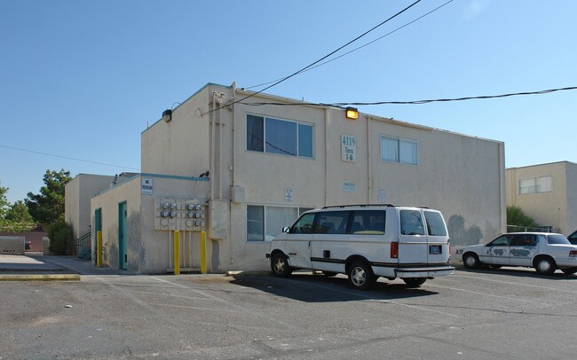 4119 Tara Ave in Las Vegas, NV - Building Photo - Building Photo