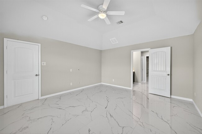 property at 6919 Kingsford Gable Ct