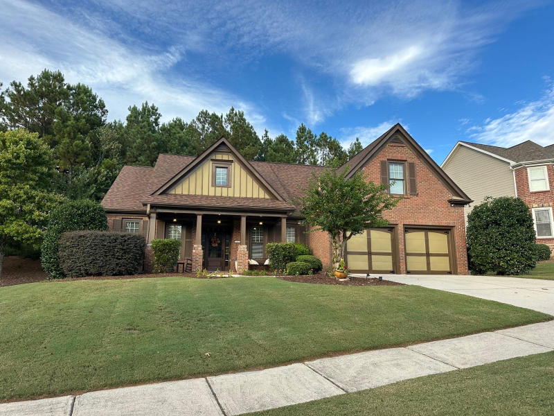 7647 Tenspeed Ct in Flowery Branch, GA - Building Photo