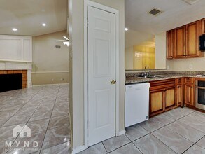10303 Appleridge Dr in Houston, TX - Foto de edificio - Building Photo