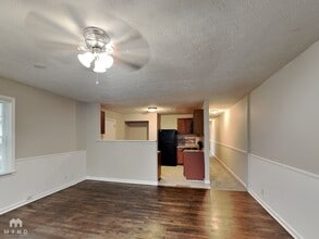 593 Cedar Ave NW in Atlanta, GA - Foto de edificio - Building Photo