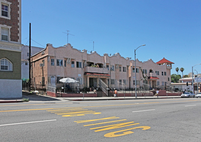 2214-2232 W 8th St in Los Angeles, CA - Foto de edificio - Building Photo