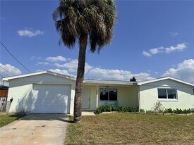 13428 Neptune Dr in Hudson, FL - Building Photo