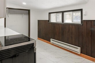 378 Broadway, Unit 4 in Ulster Park, NY - Building Photo - Building Photo