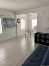 940 8th St-Unit -7 in Miami Beach, FL - Building Photo - Building Photo