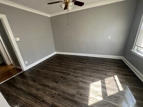 8559 S Bennett Ave in Chicago, IL - Building Photo - Building Photo