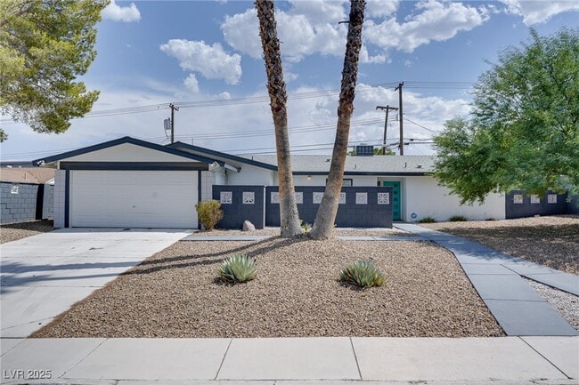 property at 1531 Commanche Dr