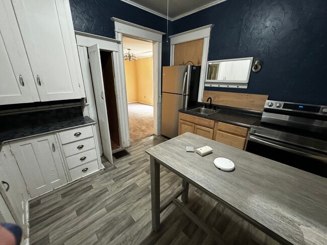 301 S Pleasant St, Unit 301 S Pleasant- Lower