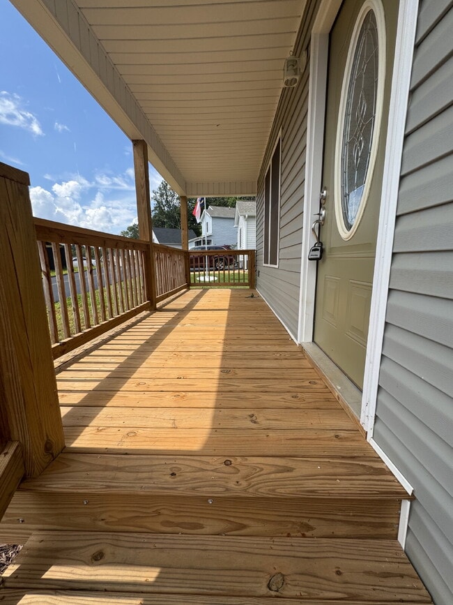 321 Quinn Hill Ln in Mars Hill, NC - Building Photo - Building Photo