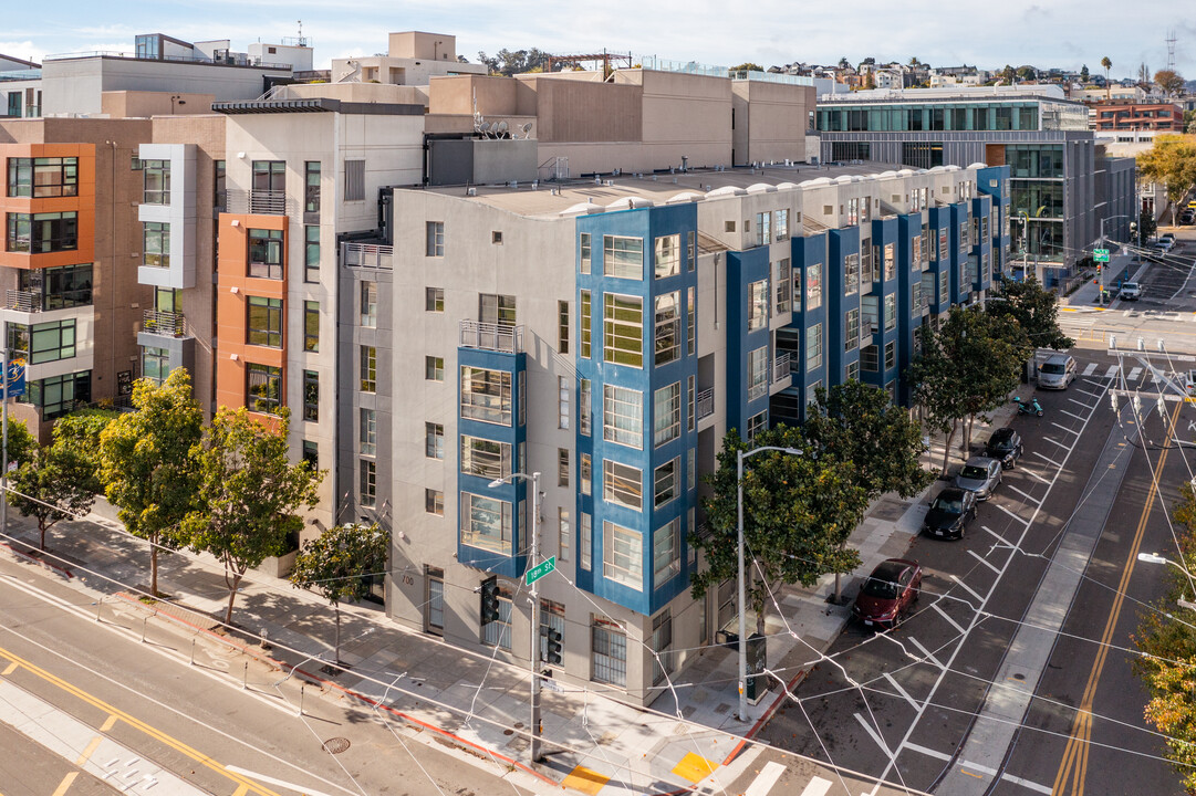 700 Illinois St in San Francisco, CA - Building Photo