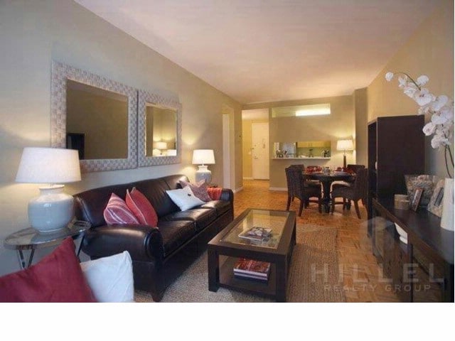 200 Water St-Unit -229 in New York, NY - Building Photo - Building Photo