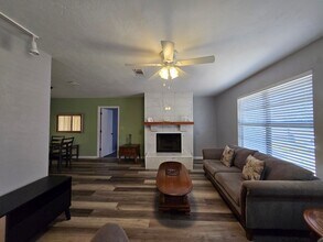 6319 NW 26th Ter in Gainesville, FL - Building Photo - Building Photo