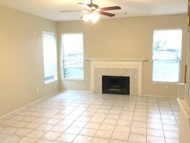 2218 Laurel Oaks Dr in Houston, TX - Building Photo - Building Photo