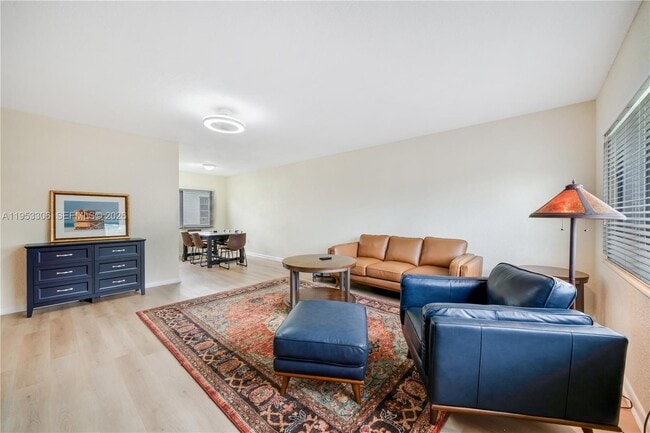 2 NW 47th St in Miami, FL - Building Photo - Building Photo