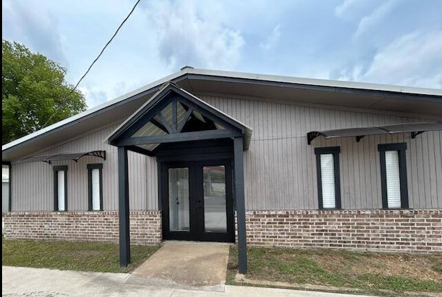 743 TX-62 in Buna, TX - Building Photo