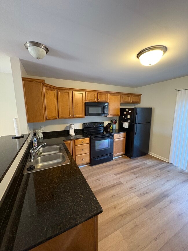 1810 Broadway St, Unit 205 in Lynchburg, VA - Foto de edificio - Building Photo