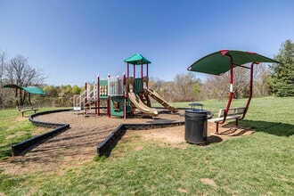 Cornerstone Columns in Lynchburg, VA - Foto de edificio - Building Photo